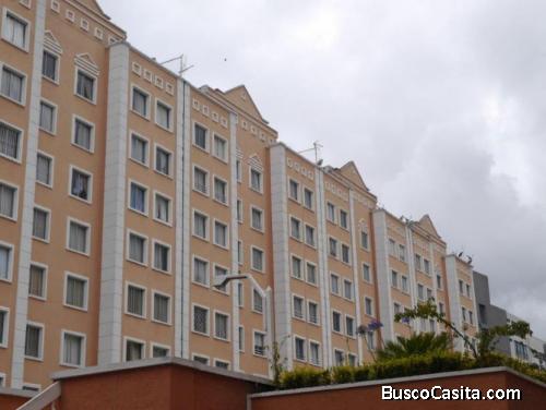 Departamento 3 dormitorios dúplex Torre San Isidro Av. 6 de Diciembre