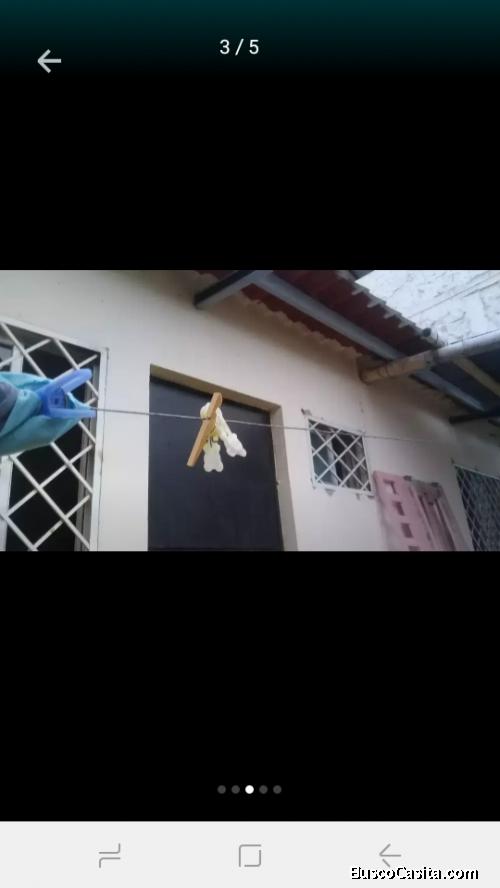 VENDO CASA, MANABI, MANTA, BARRIO LA PAZ A 2 MINUTOS DEL CC COMERCIAL PASEO SHOPPING