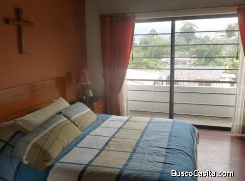   Valle de los Chillos Casa independiente  comercial,vía principal,local, 4 dormitorios 