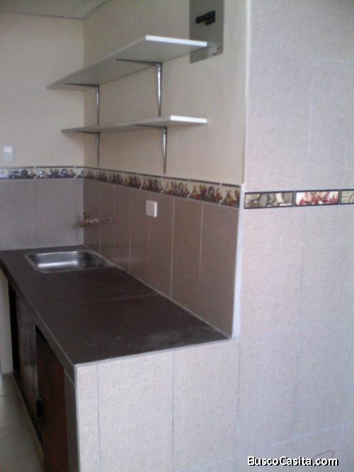 Barrio Las Casas casa de venta pequeña junto al GOE