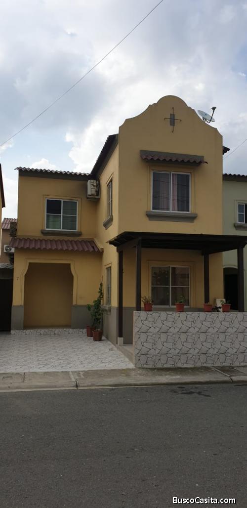 Vendo Casa Urb. La Rioja