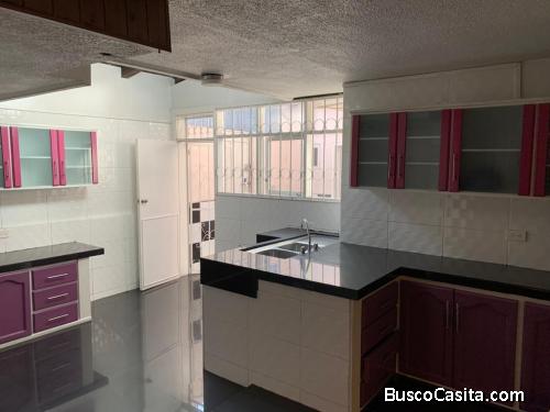 Casa de Arriendo Amazonas y El Inca