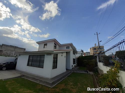 Se Vende ACOGEDORA CASA // 5 Hab, 3 Baños, 5 parq
