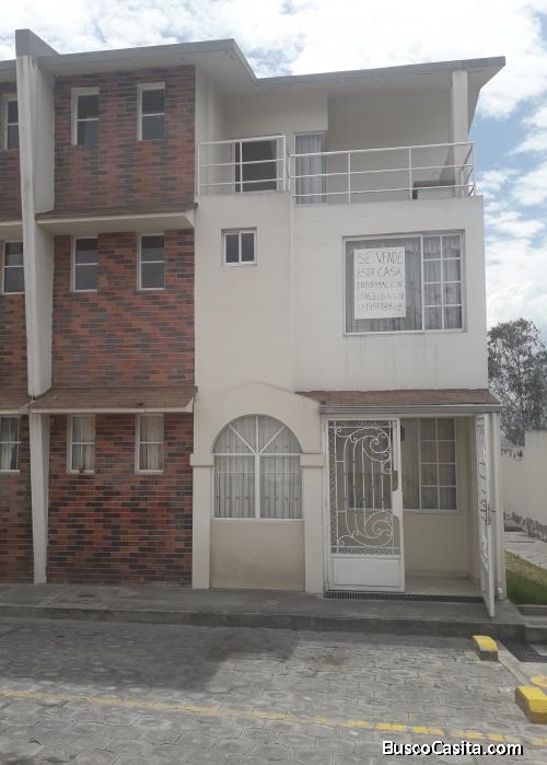 Casa de 122 Mts2 de Tres Niveles Calderon