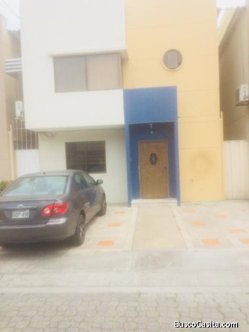 URB. SAN FELIPE VENDO VILLA