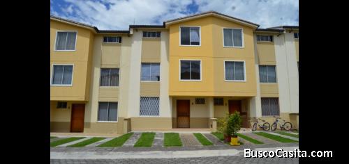 Vendo hermosa casa en el valle de los chillos. 