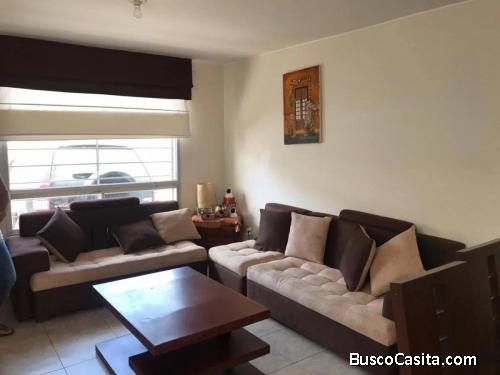 Se vende Casa en Conjunto Privado: “Jardines de Alcalá” Mitad del Mundo