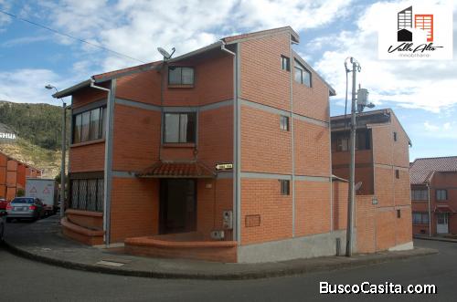 CASA AMPLIA EN LOS NOGALES