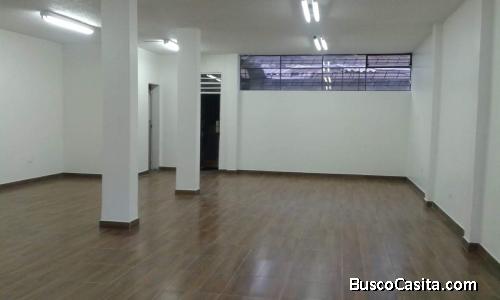 Amplio local comercial de 80 m2