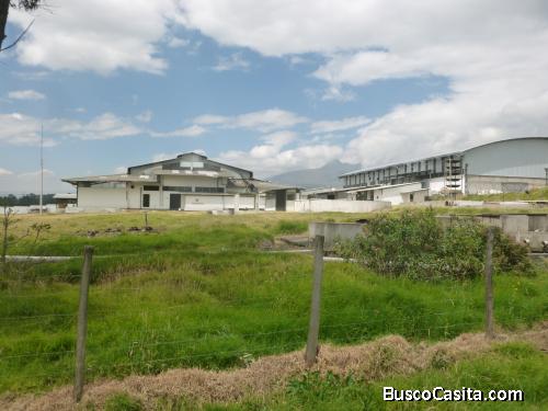 Zona Industrial Tambillo Cantón Mejía Alto Impacto, 1 Hectárea con Galpón