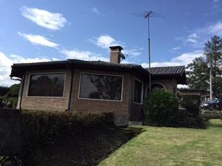 FINCA ganadera, ubicada en MACHACHI, 44 hectáreas planas, con pastizales, agua y luz 