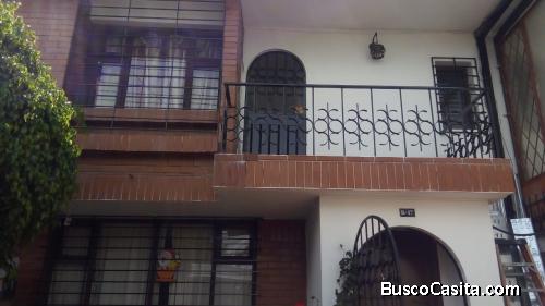 CASA EN ÁREA RESIDENCIAL, SAN PEDRO CLAVER, QUITO - ECUADOR