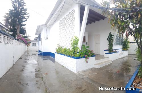 EN ALQUILER AMPLIA CASA CERCA A LA PLAYA EN CHIPIPE