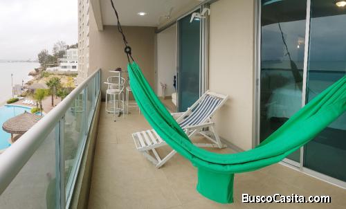 EN ALQUILER AMPLIO DEPARTAMENTO EN CONDOMINIO AL PIE DE LA PLAYA, SALINAS.