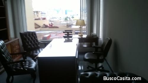 RENTO HERMOSA OFICINA FULL AMOBLADA EN MEJOR EDIFICIO DE OFICINAS