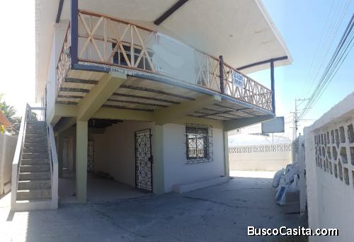 EN ALQUILER AMPLIA CASA DE DOS PISOS SIN AMOBLAR Y AMPLIO GARAJE, COUNTRY CLUB