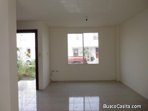 SE ALQUILA URB. CATALUÑA (0984026336)