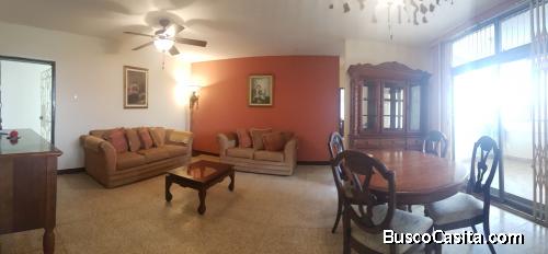 EN ALQUILER DEPARTAMENTO EN EDIFICIO CERCA DE LA PLAYA DE PUERTO LUCIA