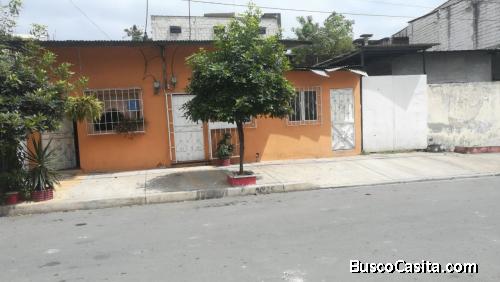 casa con tres departamentos individuales con base para segundo piso