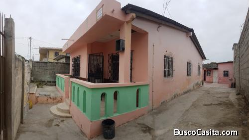 EN ALQUILER CASA CON GARAJE - LA LIBERTAD.