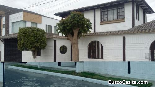 HERMOSA CASA RÚSTICA EN EL SECTOR DE LA PAMPA