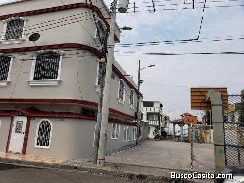 Sur , ciudadela Los Delfines (frente a las Acacias) Rentera