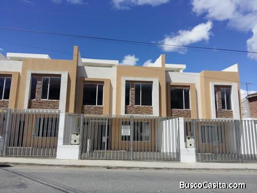CASAS PRECIOSAS DE VENTA POR ESTRENAR EN ÉPOCA, TRES PLANTAS