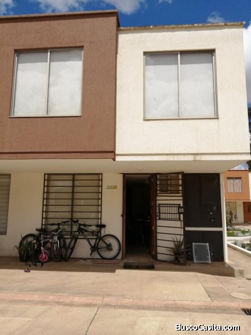 Hermosa Casa semi-amoblada en Condominio Buenaventura