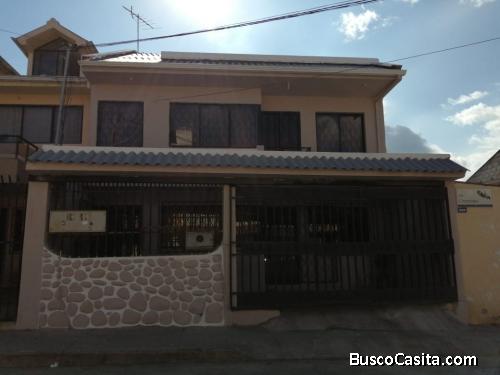 Casa Rentera 2 departamentos, Excelente Ubicación