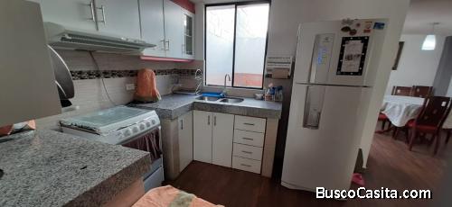 Casa remodelada 2 habitaciones 2 baños con terraza , patio bbq y en conjunto calderon