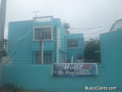 EN TONSUPA ESMERALDAS A 150m. DE LA PLAYA VENDO PROPIEDAD