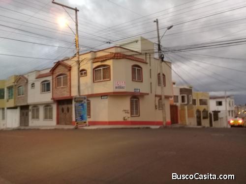 VENDO HERMOSA CASA DE 2 PISOS ESQUINERA INDEPENDIENTE