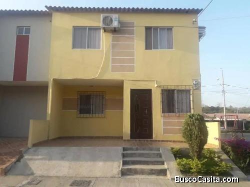 VENTA DE CASA EN URBANIZACION ECOCITY 