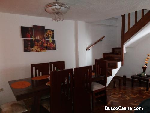 VENDO CASA EN VALLE DE LOS CHILLOS