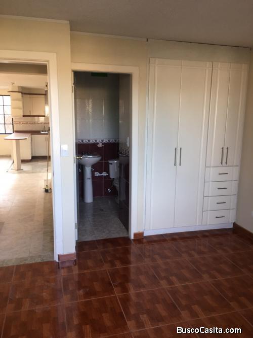 Por la Av. Mariscal Sucre al Norte de Quito Arriendo departamento en el Barrio El Porvenir 