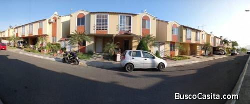 Adosado en Condominio Altavista 