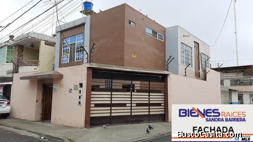 EXCELENTE CASA DE DOS DEPARTAMENTOS ESQUINERA EN EL BARRIO EL BOSQUE