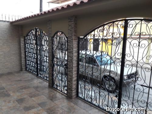 SE ALQUILA CASA EN BELLAVISTA BAJA 