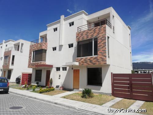 SE VENDE CASA VALLE DE LOS CHILLOS DEAN BAJO