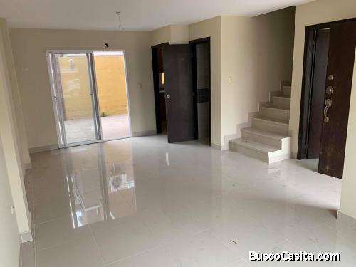 En venta casa de oportunidad Urb. La Perla Norte de Gye