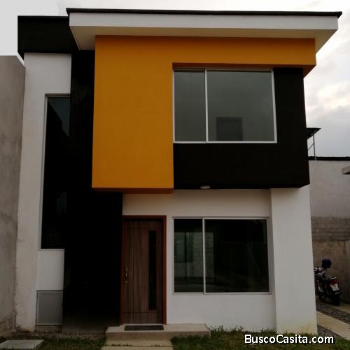 Casas por estrenar en urbanización privada