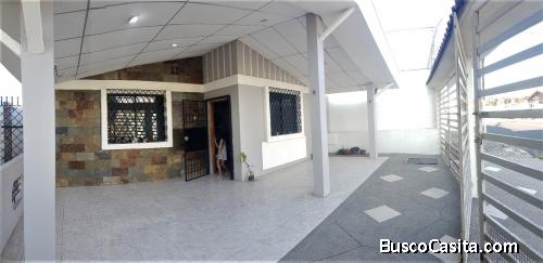 En Alquiler Amplia Casa Cerca a La Playa - Salinas. DISPONIBLE DESDE 2 DE OCTUBRE DE 2020