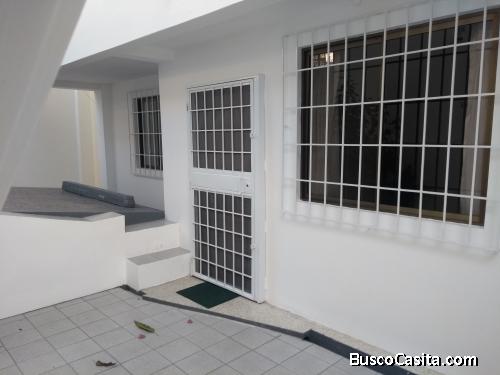 Arriendo acogedor Departamento con garaje.