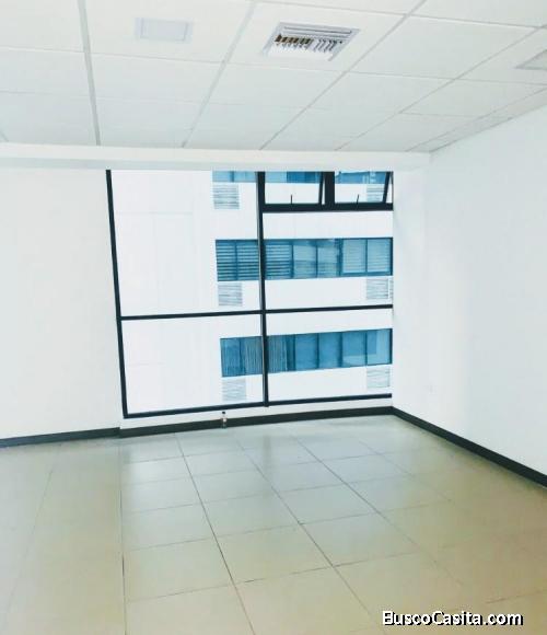 Oficina de Venta en Puerto Santa Ana, Emporium, Cerca a The Point