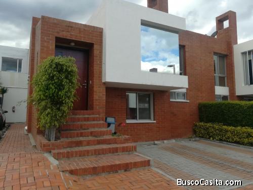 Se renta casa en Cumbaya