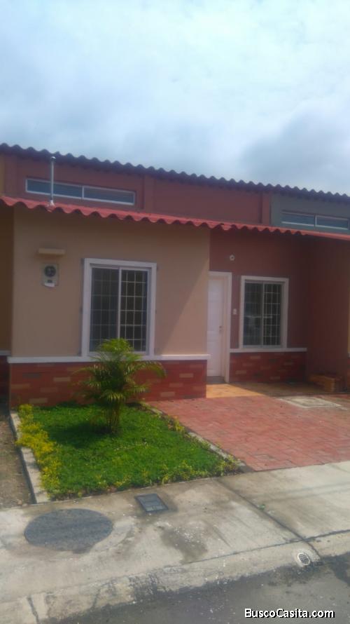 Bonita casa en Villa España 2 Urbanización Toledo