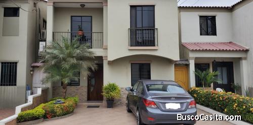 Venta de Casa en Urbanización Veranda Guayaquil