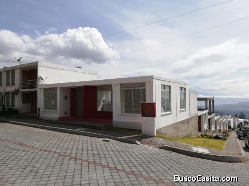 ARRIENDO LOCAL COMERCIAL EN CONJUNTO