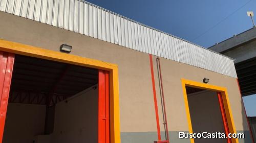 ALQUILO BODEGA VIA A DAULE 420 MTS2 DENTRO DE COMPLEJO  