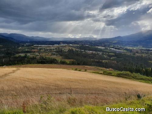 Venta de terreno de una hectárea en Otavalo sector Guanansi